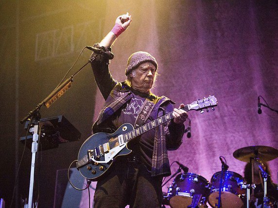 Neil Young a dénoncé à plusieurs reprises l'utilisation de ses chansons par Donald Trump lors de ses meetings électoraux (archives). © KEYSTONE/AP/Amy Harris