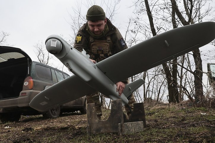 La ville de Moscou et sa région, situées à plus de 500 km de la frontière ukrainienne, ont déjà été visées par des attaques de drones ukrainiens (archives). © KEYSTONE/EPA/KATERYNA KLOCHKO